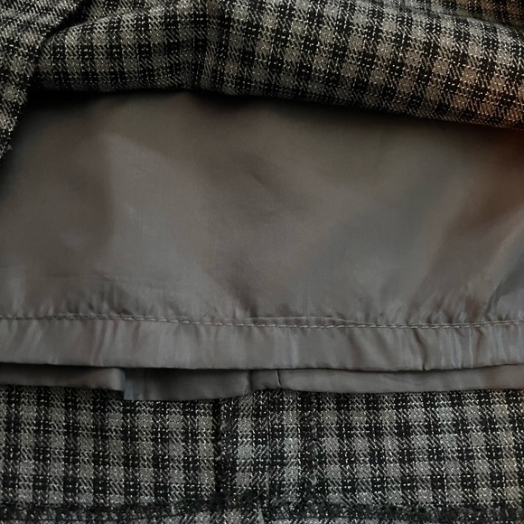 Requirements Black and Gray Skirt size 4 - Picture 6 of 6